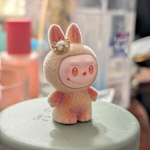 TINY PEACHY KUWEEN HAPPINESS LABUBU MINI MINI VELVET FIGURINE *NOT FROM POPMART